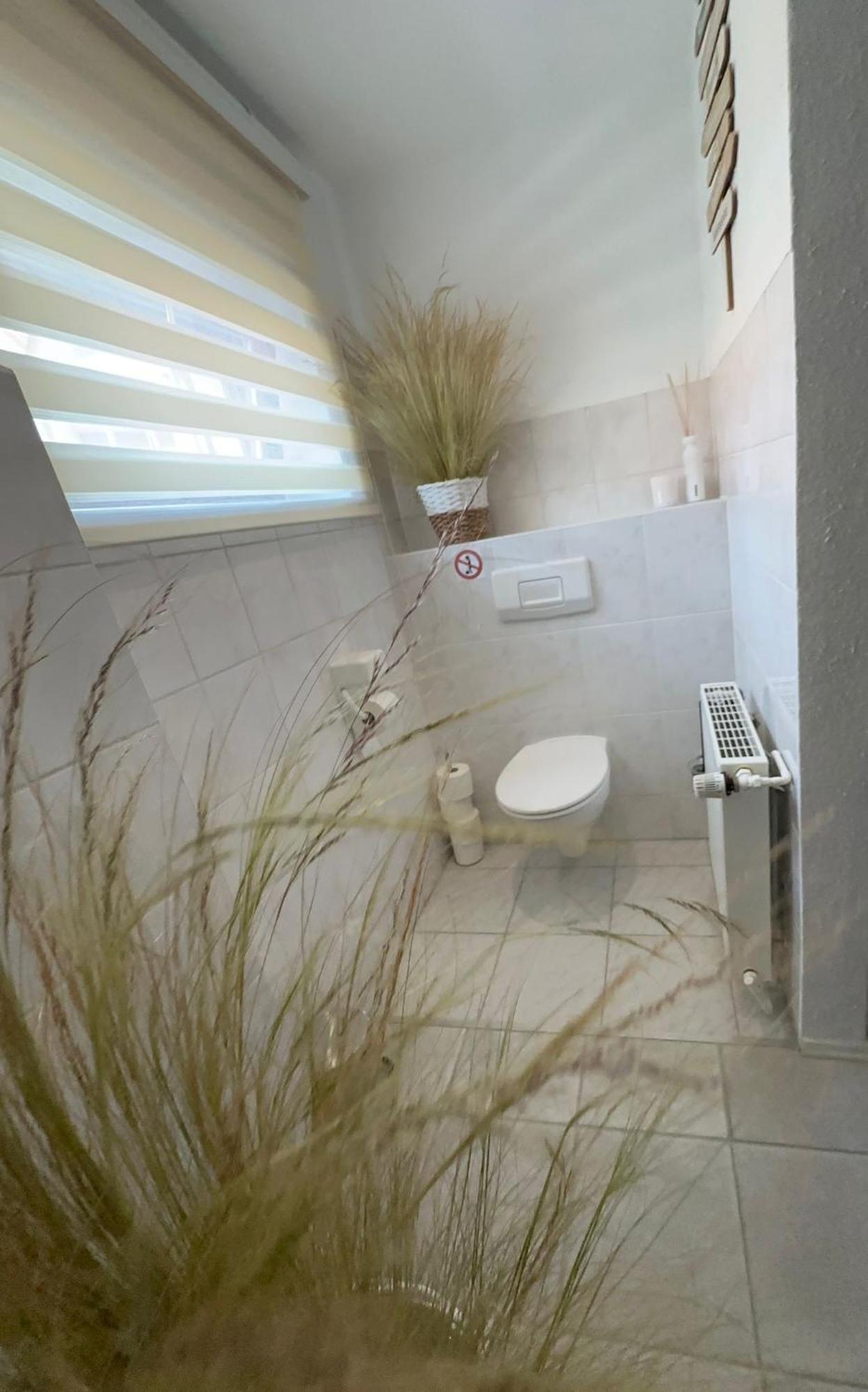 Ferienwohnung Am Strom Rostock Exteriör bild